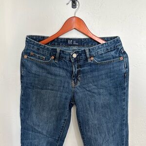 Gap women’s jeans. Style: sexy boyfriend. Size 0/25.